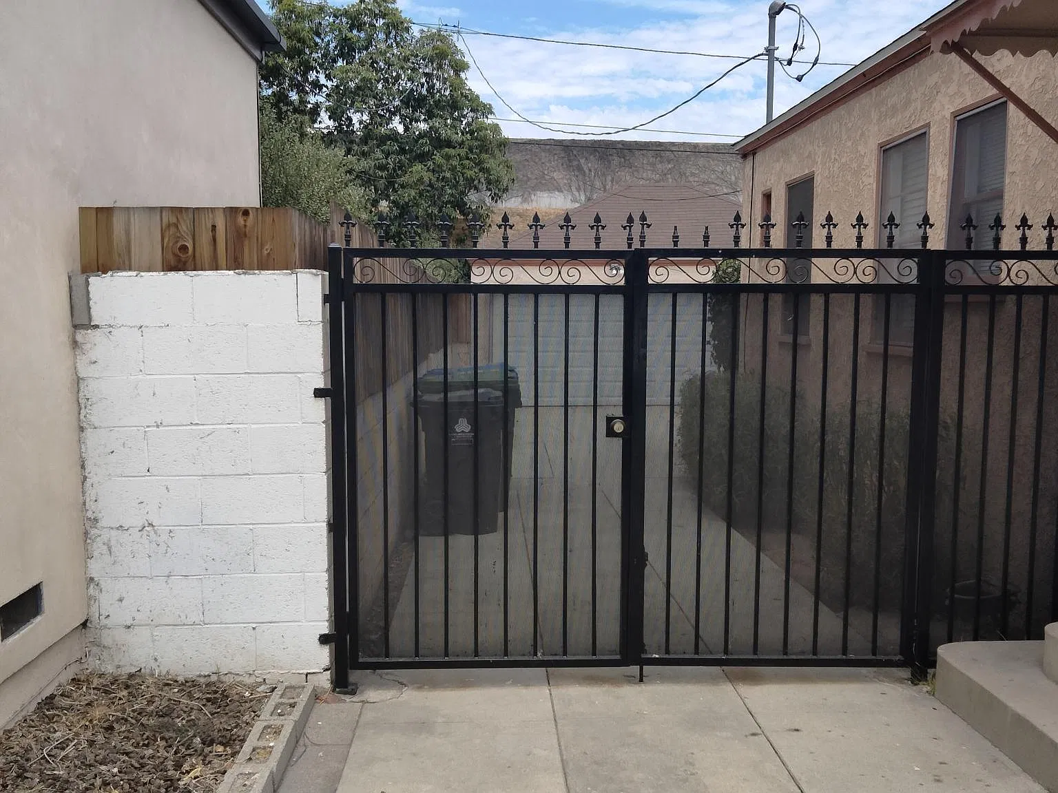 3 bed, 1470 sqft, $4,385 — Photo 4