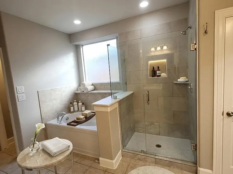 606 Admiral Bay Ln — Photo 34