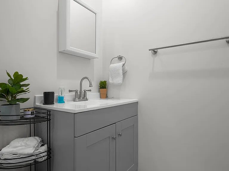 1535 S Ogden Dr — Photo 16