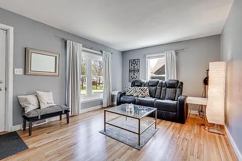 3 bed, 1673 sqft, $2,900 — Photo 2