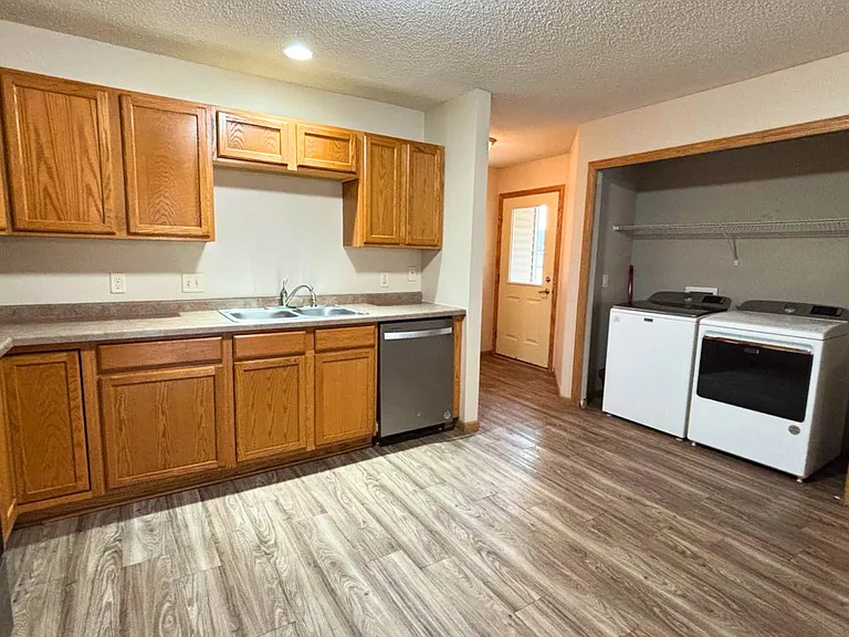 1627C Gunston Dr — Photo 10