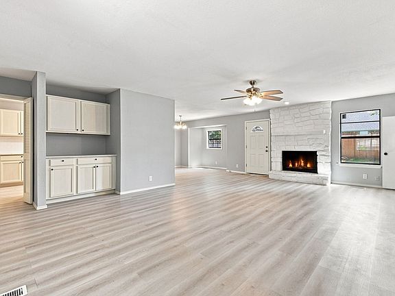 5th image of 1609 S Chestnut Ave