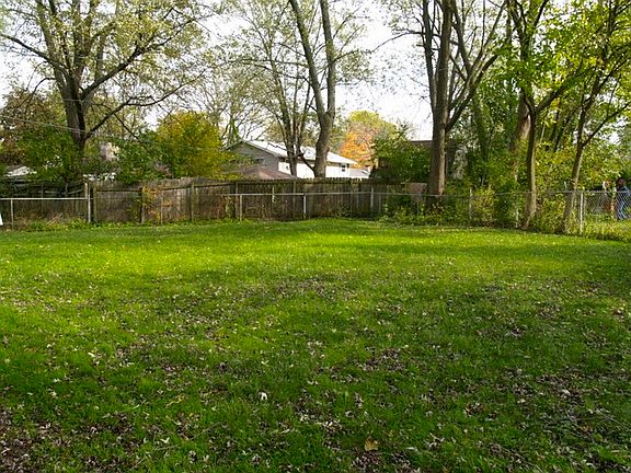 2nd image of 315 Shabbona Dr