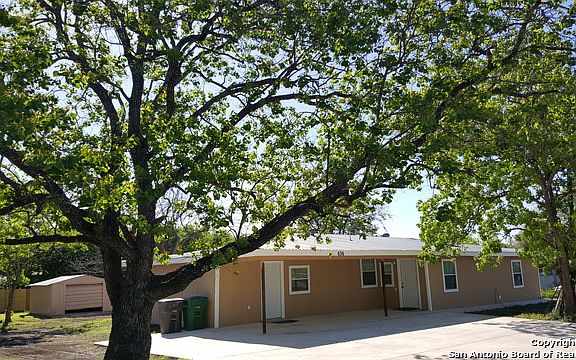 2nd image of 636 W Broadview Dr