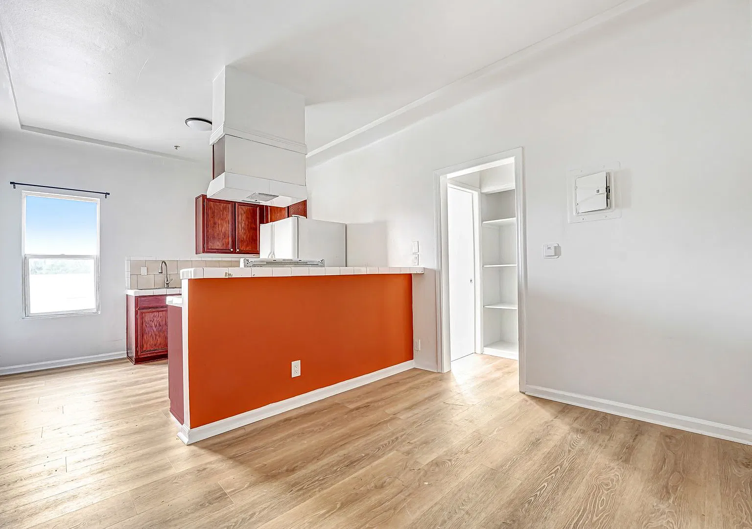 9124 S Broadway — Photo 2