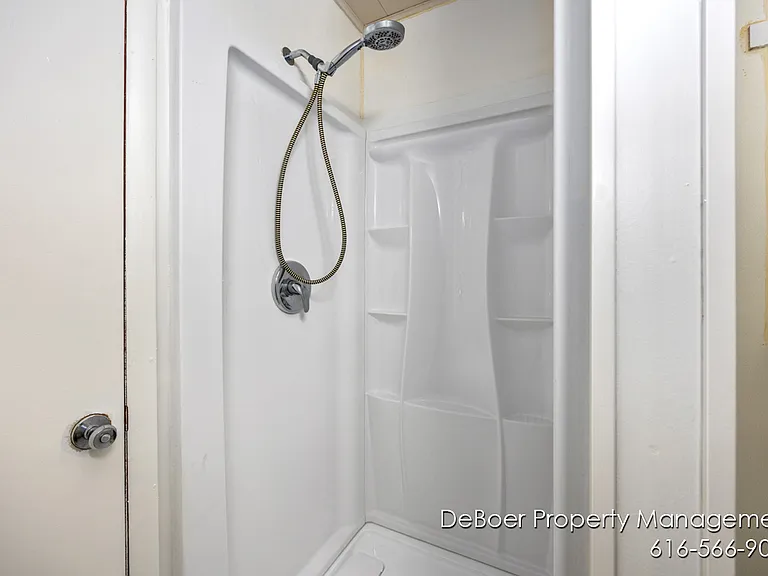 1621 Lakeshore Dr #2 — Photo 2