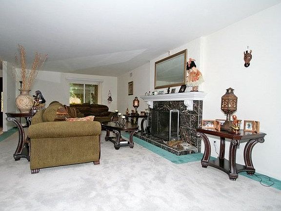 3rd image of 24355 Burbank Blvd