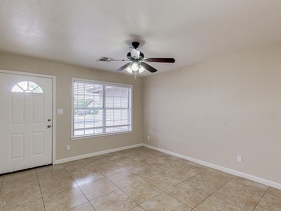 5th image of 2960 E Diamond Ave