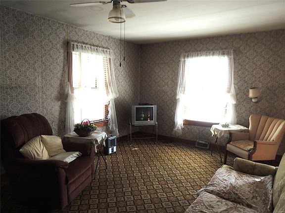 2nd image of 825 Wyatt St
