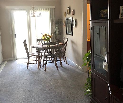 2nd image of 2867 Florence Dr