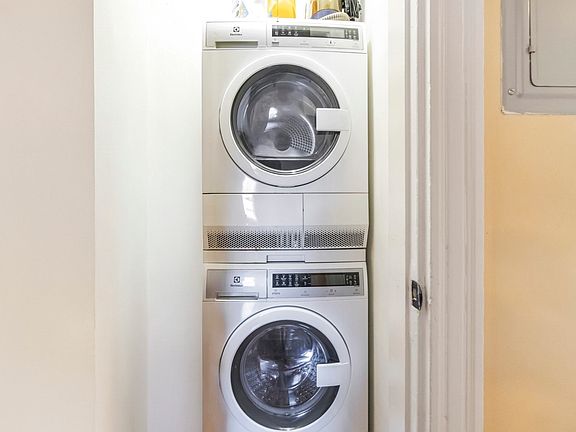 5th image of 14 Torrey St #1