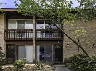 5905 Meadow Dr, Lisle, IL 60532