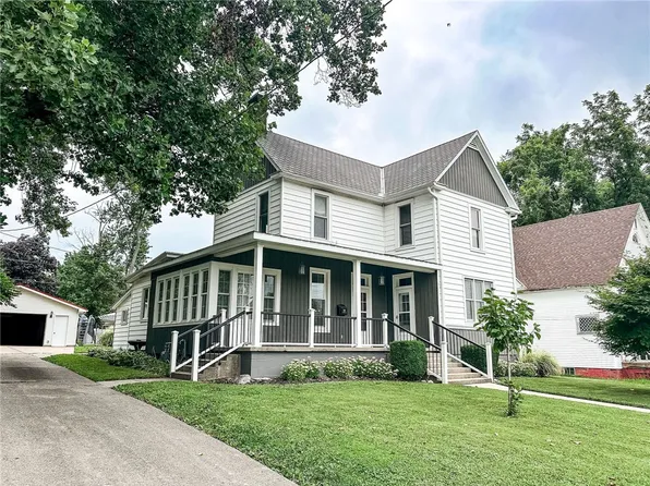 519 E Wood St, Paris, IL 61944