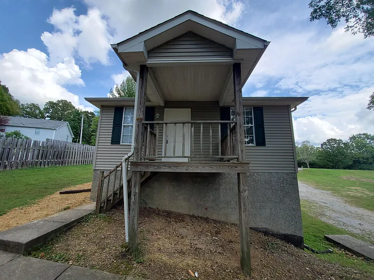 118B N Poole St — Photo 1