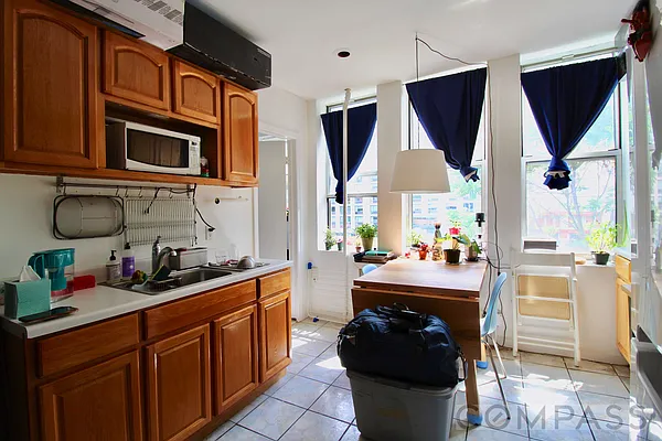 Rented by Compass | media 9