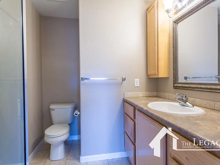 3843 Sweetbrier St — Photo 3