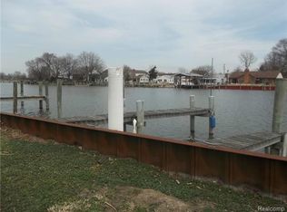 29650 Old North River Rd, Harrison Township, MI 48045