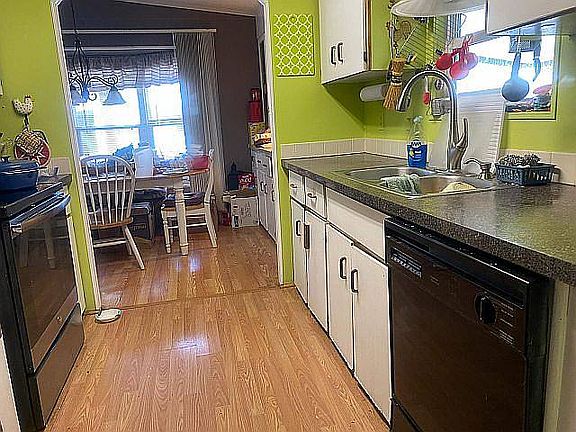 3rd image of 1426 Gladiola Dr #209