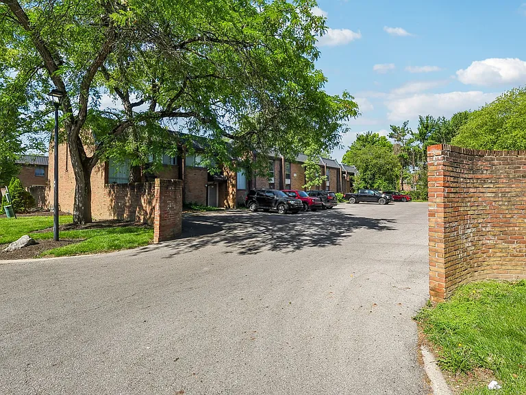 ESTATES ON MAIN — Photo 2