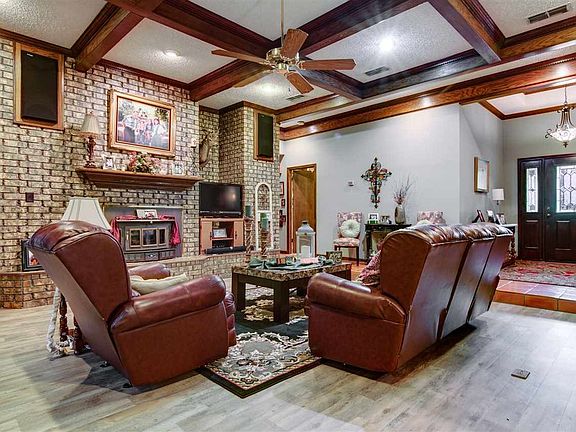 3rd image of 424 County Road 3204