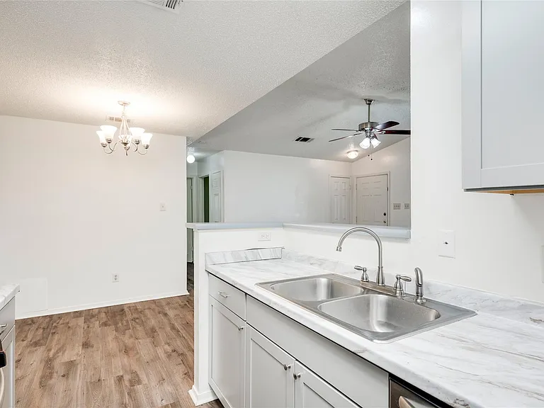 7918 W Gate Blvd — Photo 25
