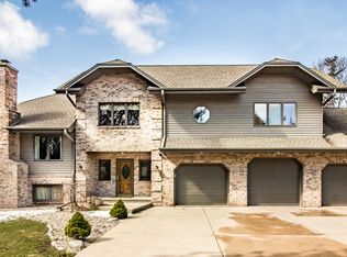 W333N5477 Ivy Ln, Nashotah, WI 53058
