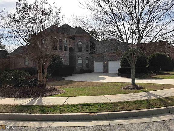 2nd image of 204 English Oaks Ln