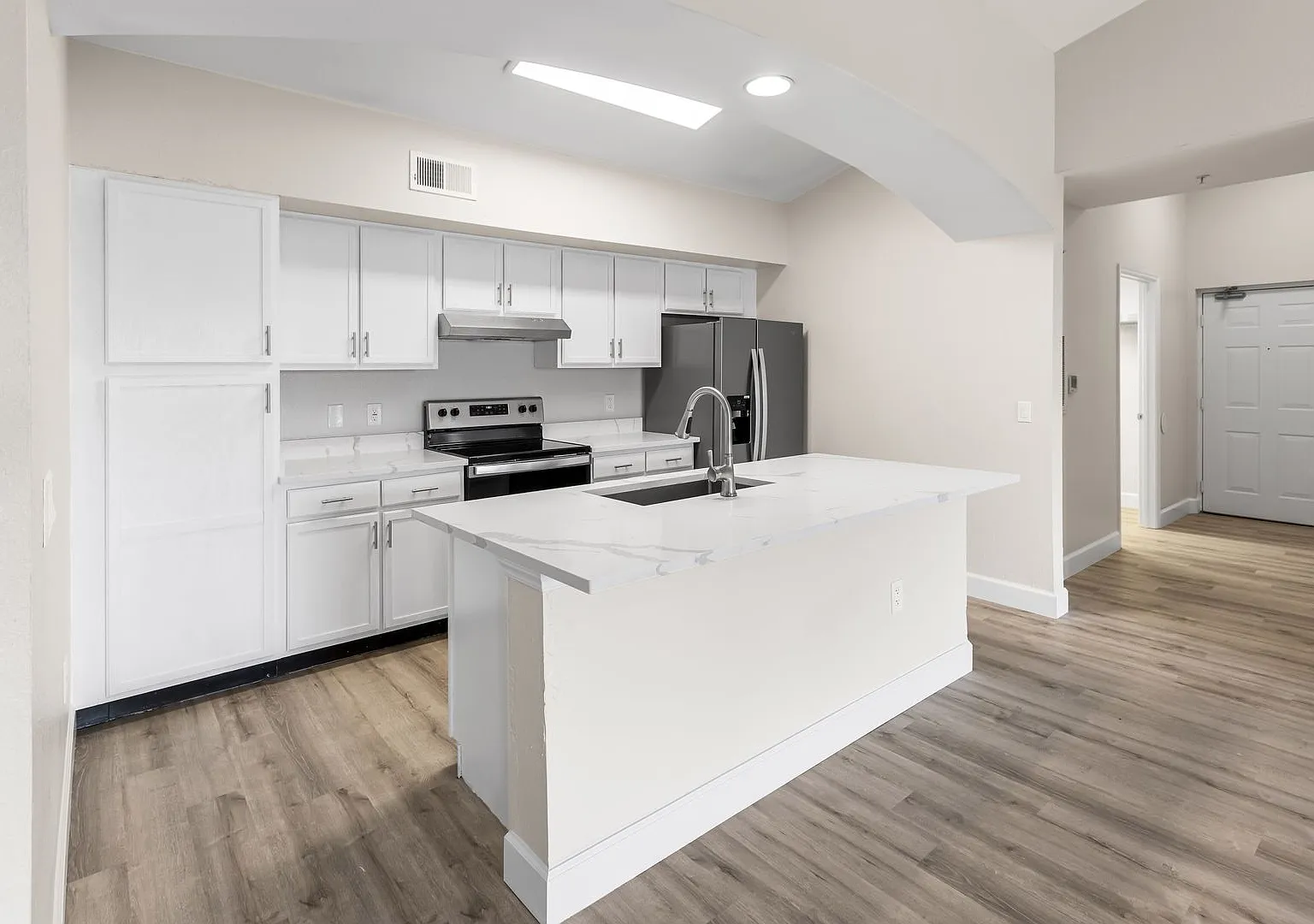 ** Fairway Preserve ** 3 Bed / 2 Bath - Condo - North Naples - Pets Ok! - Annual Rental — Photo 2