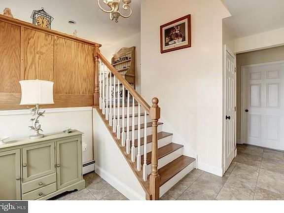 4th image of 1510 Caroline Dr