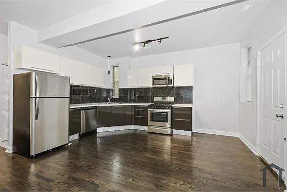 3 bed, $1,526 — Photo 2