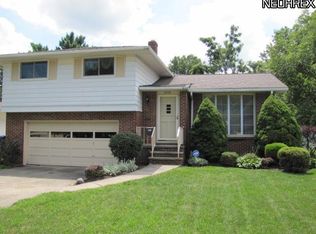 24181 Palm Dr, North Olmsted, OH 44070