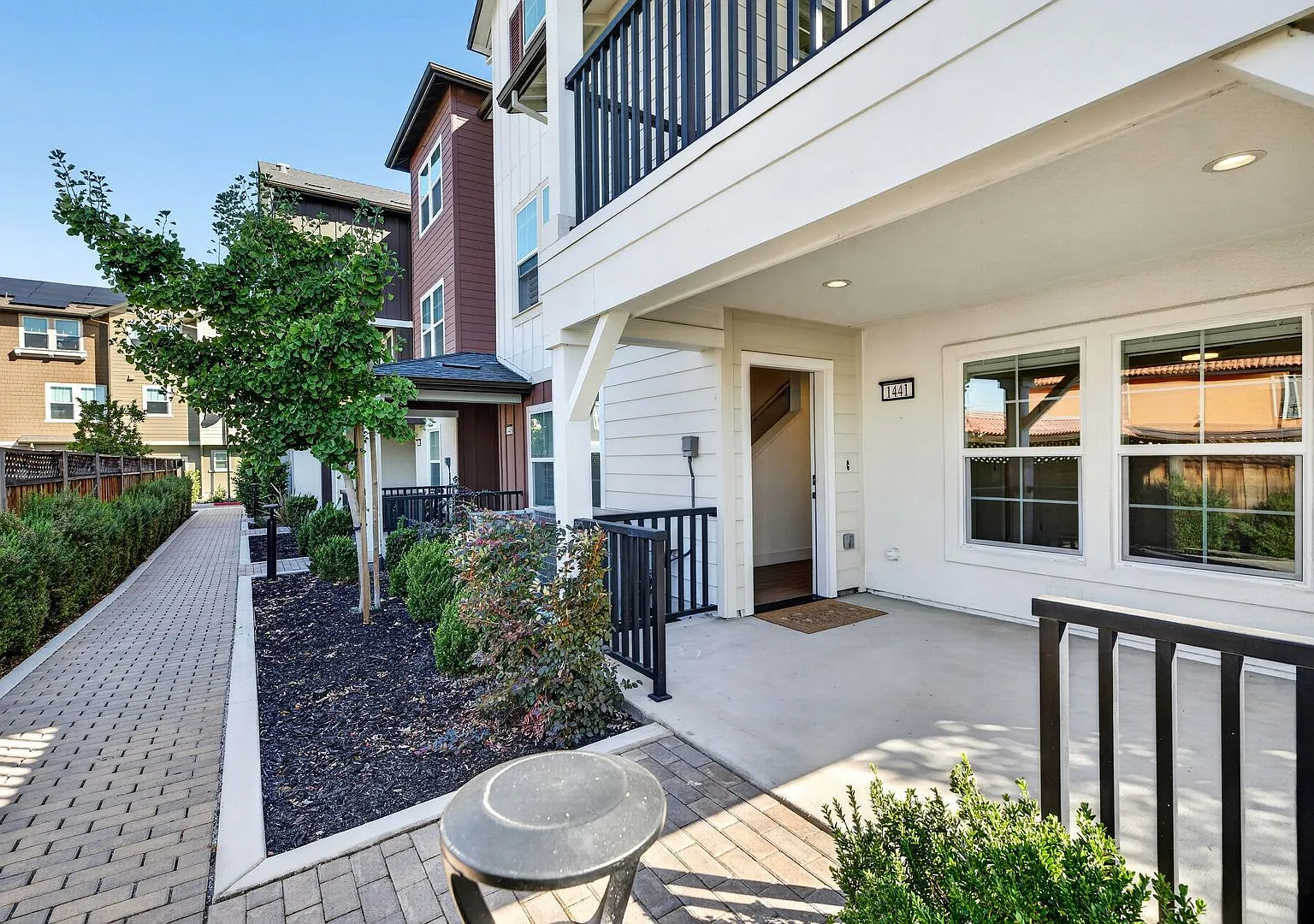 Luxury 4BD/4BA in Penny Lane | Private End-Unit + Solar + Bonus Room Near BART — Photo 2