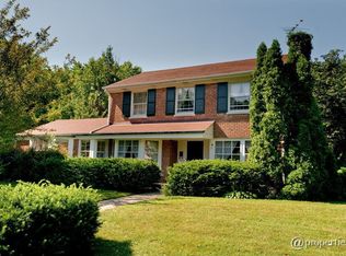 1 Williamsburg Rd, Evanston, IL 60203