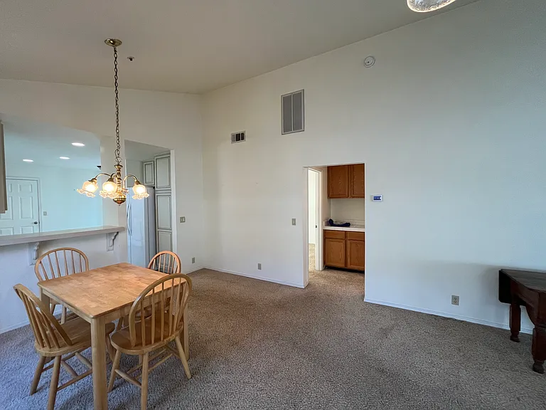 989 Bluebell Way — Photo 6