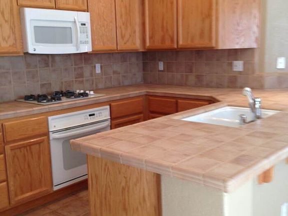 3rd image of 8004 Robinson Dr