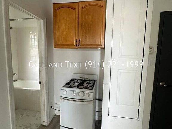 5th image of 27 Tuckahoe Rd #2A