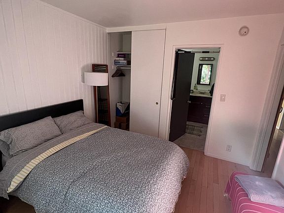 5th image of 285 S Barrington Ave #2