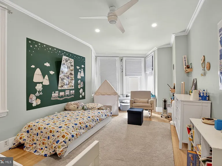 2356 E Susquehanna Ave — Photo 17