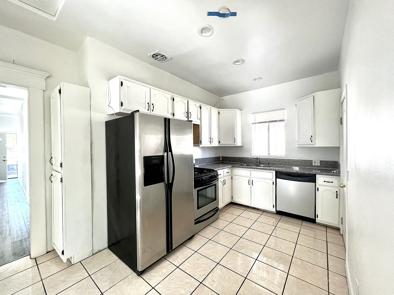 7 bed, 1674 sqft, $1,150 — Photo 4