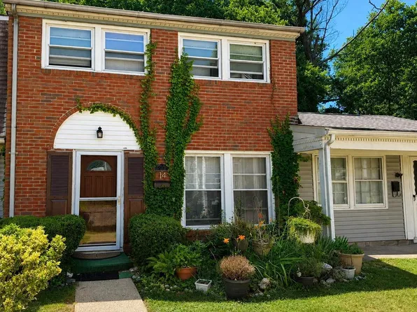 14 Ruscombe Ct, Willingboro, NJ 08046