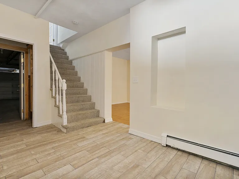 27 Hermon St — Photo 20