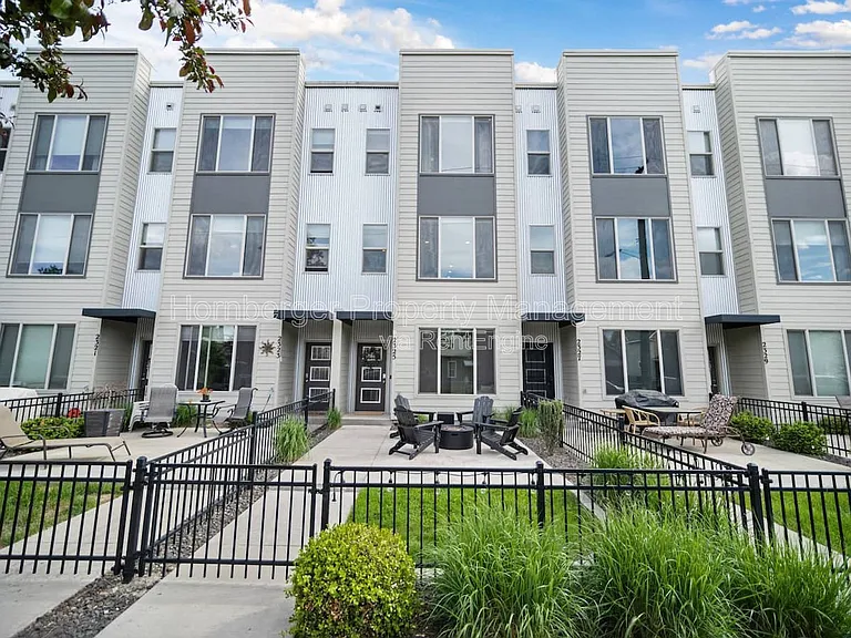2325 W Bridge Ave — Photo 1