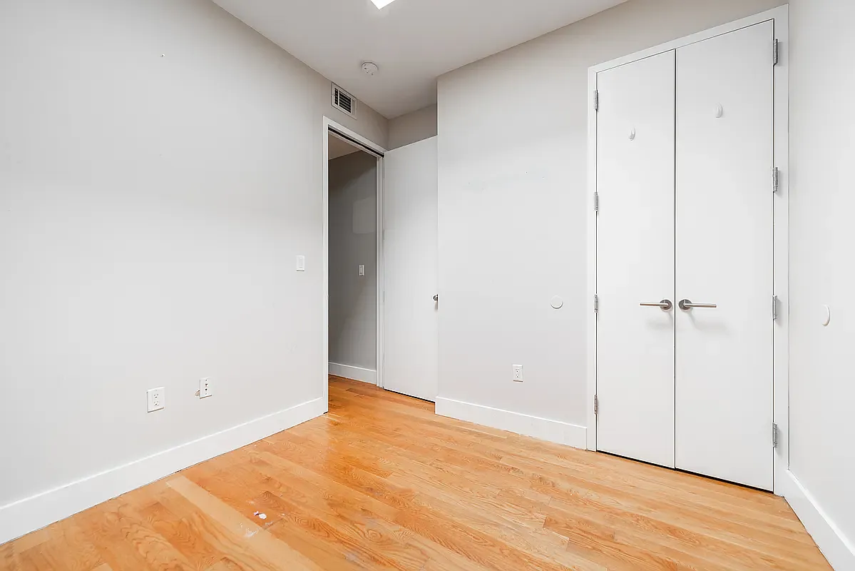 Building Photo - 1100 De Kalb Ave #2L