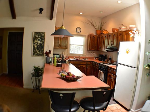4th image of 104 Dunmow Dr