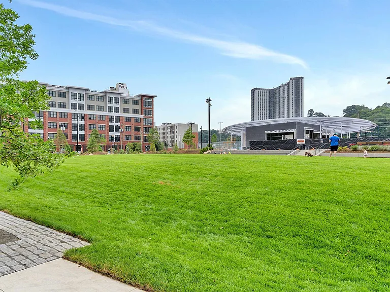 1300 Grand St #201 — Photo 21
