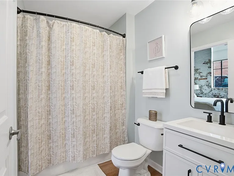 1716 Summit Ave #14 — Photo 16