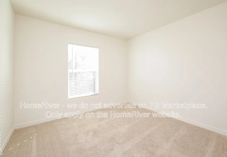 4748 NW 39th Pl — Photo 11