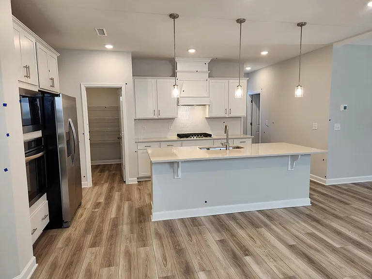 290 Gregory Village Dr — Photo 6