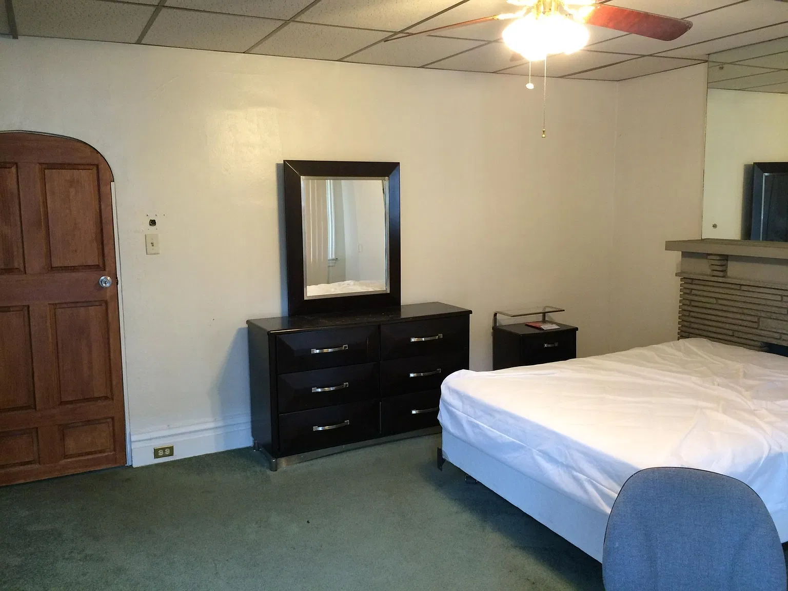 4 bed, 1.5 bath, 2130 sqft, $650 — Photo 4