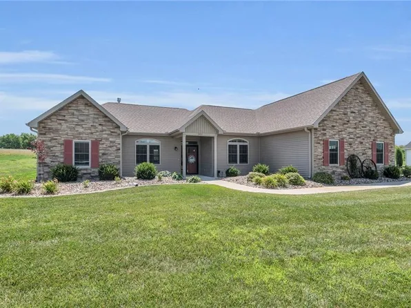 301 Golden Eagle Ln, Cameron, MO 64429